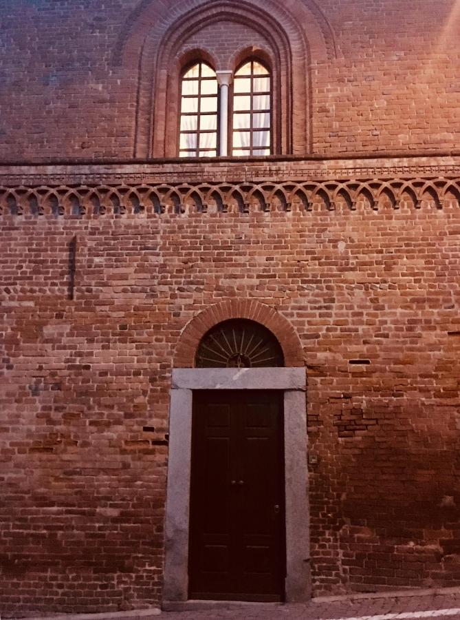 Casa Nel Vicolo - Storie E Dimore Chieri Bagian luar foto